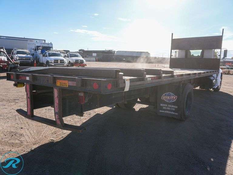2016 Kenworth T370 S/A Flatbed Truck - Roller Auctions