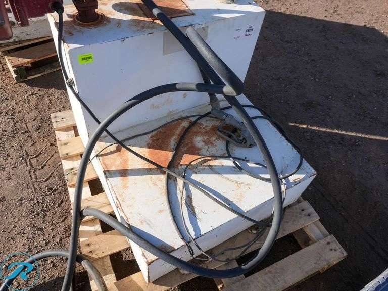 L-Shaped Fuel Tank with Pump, 52-Gallons - Roller Auctions