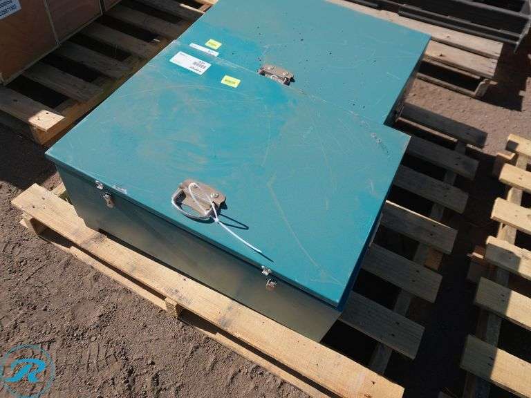 New Land Honor LHR-RF24 Ratchet Tie Downs And Flatpack Toolbox, Includes: (16) 2" W X 27' L, 5-Ton Ratchets, (8) 1.5" W X 27' L, 3-Ton Ratchets - Roller Auctions