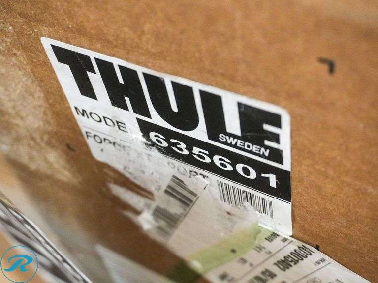 Thule Force XT Sport Rooftop Cargo Carrier - Roller Auctions
