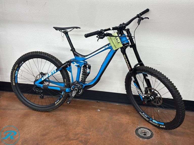 Giant Glory Advanced Mountain Bicycle with RockShox Vivid R2C Suspension, Size M (Needs Pedals)