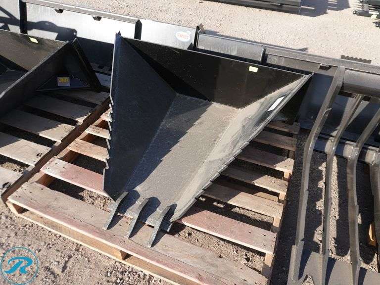 New JMR Stump Bucket Attachment to Fit Skid Steer Loader - Roller Auctions