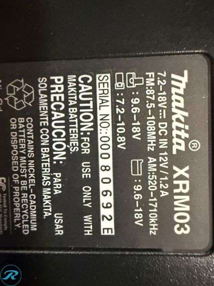 Makita XRM03 Cordless Job Site Radio - Roller Auctions