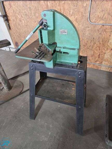 4-Ton Hand Notcher with Stand