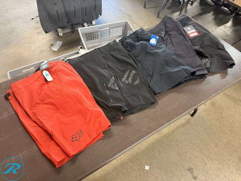 (6) Men’s Cycling Shorts, Size L/36-38 - Roller Auctions