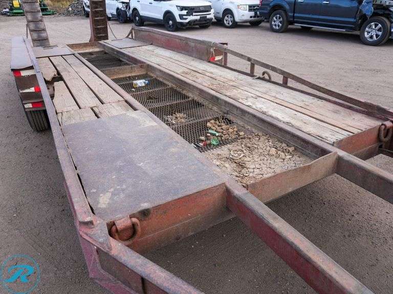 2000  Belshe  Tri-Axle Equipment Trailer - Roller Auctions