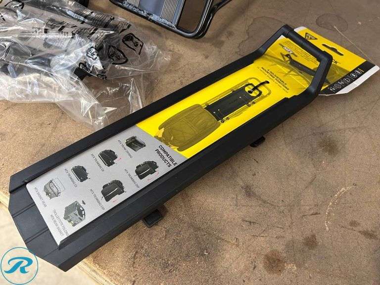 (3) Giant Bicycle Rear Racks with Topeak Omni QuickTrack Adapters - Roller Auctions