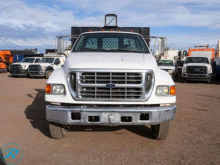 2003 Ford F-650 S/A Flatbed Truck - Roller Auctions