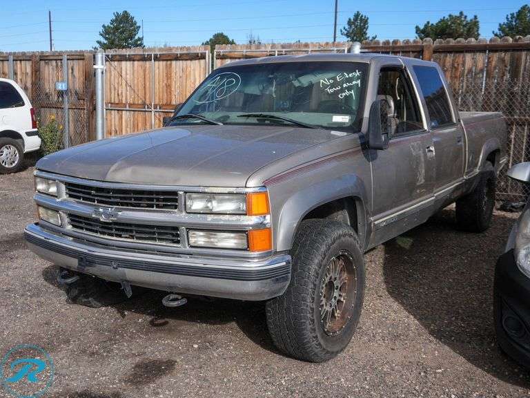 2000 Chevrolet CK2500 4WD