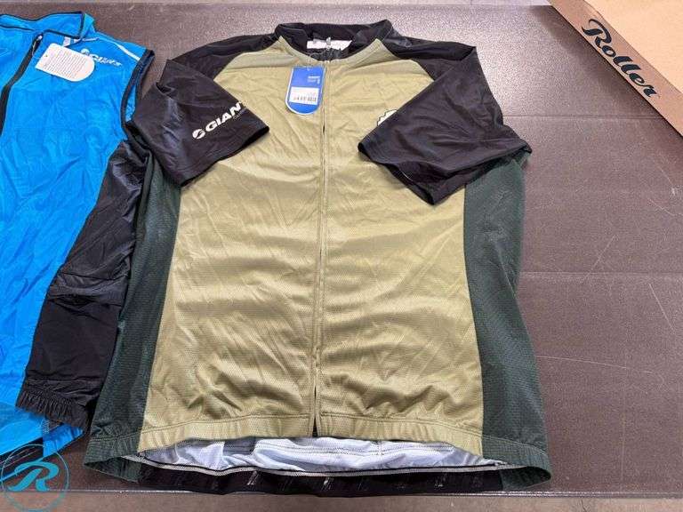 Giant Cycling Men’s Apparel: Race Day Jersey (XL/2XL) and (2) Superlight Wind Vests, Size L and XL - Roller Auctions