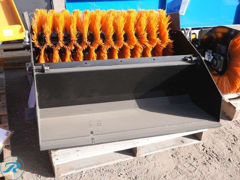 New Giyi GY-BS43 Hydraulic Box Broom Sweeper Attachment to Mini Fit Skid Steer Loader, 43" - Roller Auctions