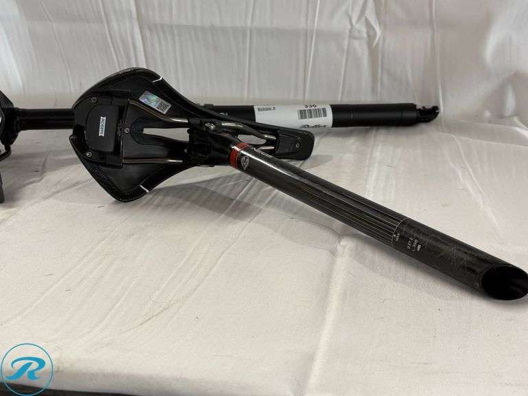 TranzX Adjustable Travel and Cinelli Neos Seatposts with Saddles - Roller Auctions