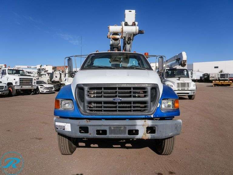 2000 Ford F650 XL S/A Bucket Truck - Roller Auctions