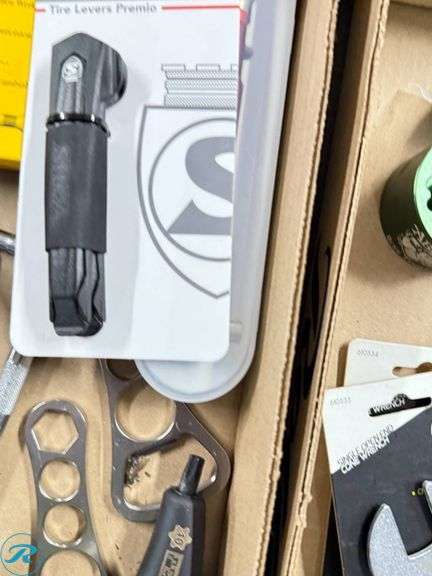 (4) Boxes Wrenches, Hex Tools, Chain Tools, and Various Maintenance Tools - Roller Auctions