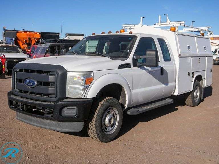 2012  Ford  F-350  XLT SuperCab Long Bed  4WD  Utility Truck - Roller Auctions