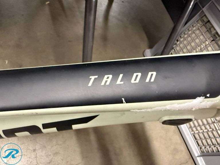Giant Talon Bicycle Frame, 27.5, Size Small - Roller Auctions