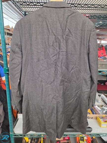 Jos. A. Bank Men’s Gray Herringbone Blazer and Pants - Roller Auctions