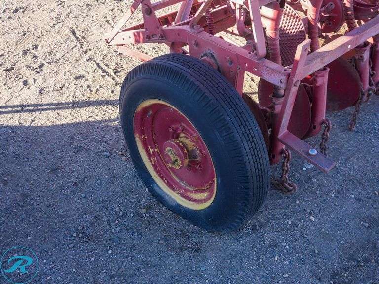 Pull Behind Seeder Attachment - Roller Auctions