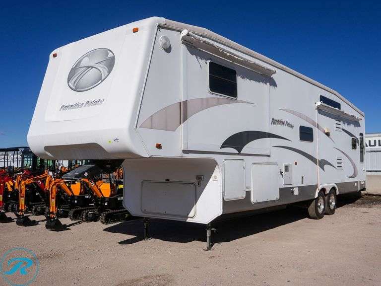 2006 Crossroads Paradise Point T/A 5th Wheel Camper - Roller Auctions