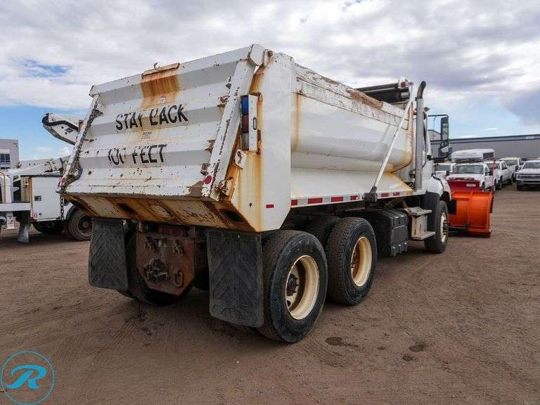 2015 Freightliner 108SD T/A Dump Truck - Roller Auctions