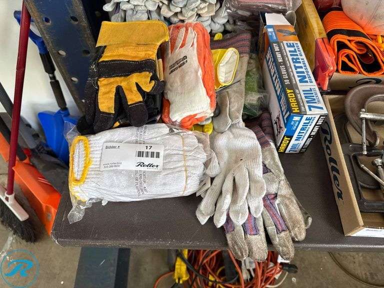 Group of Work Gloves - Roller Auctions