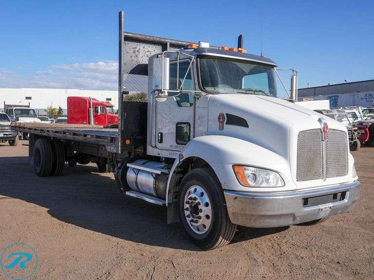 2016 Kenworth T370 S/A Flatbed Truck - Roller Auctions