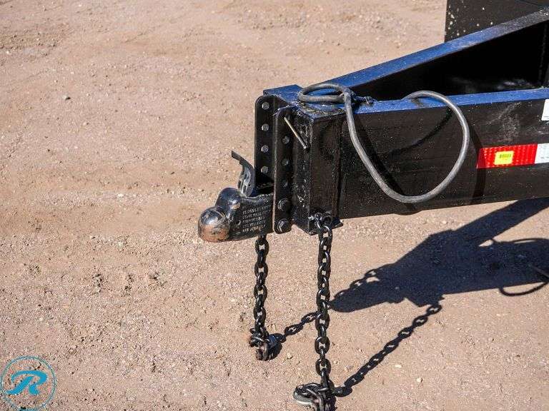 1986  TRLR  Tri-Axle Equipment Trailer - Roller Auctions