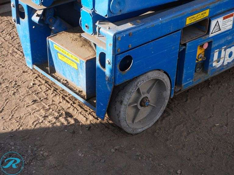 Upright MX19 Electric Scissor Lift, 18' Lift Height, Not Running - Roller Auctions