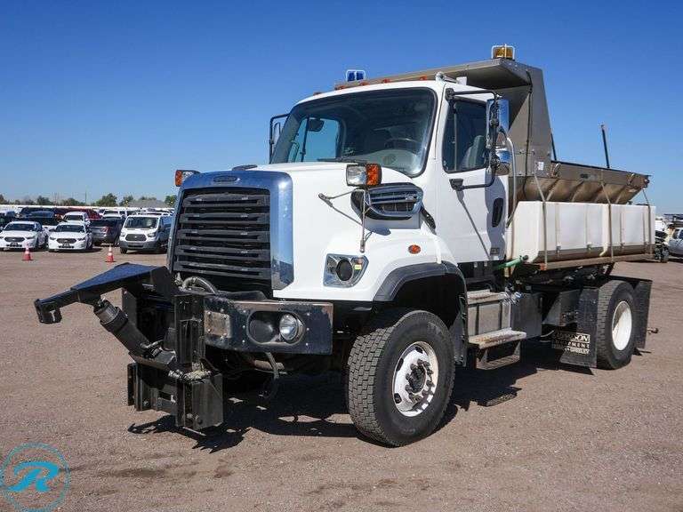 2014  Freightliner  108SD  S/A 4WD  Plow/Sander Truck - Roller Auctions