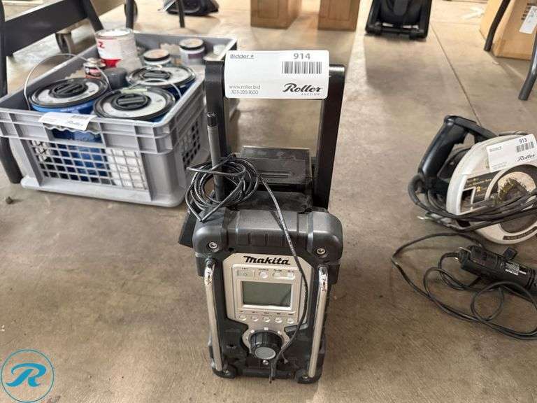 Makita XRM03 Cordless Job Site Radio - Roller Auctions