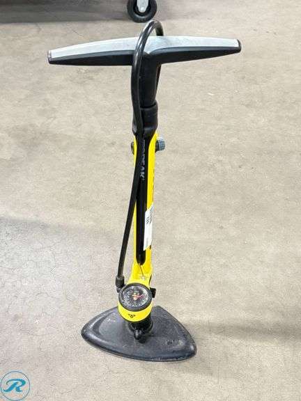 Topeak Floor Pump With Integrated Pressure Gauge - Roller Auctions