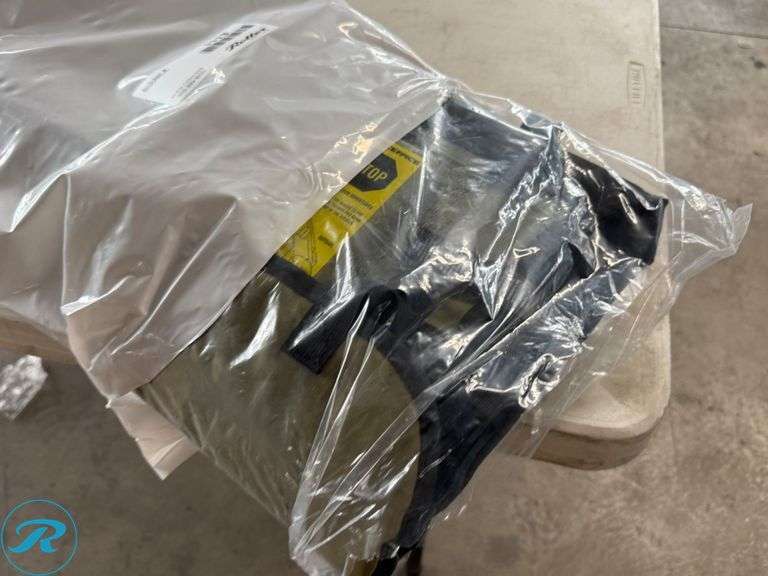 Race Face T2 Tailgate Pad, Mid Size - Roller Auctions