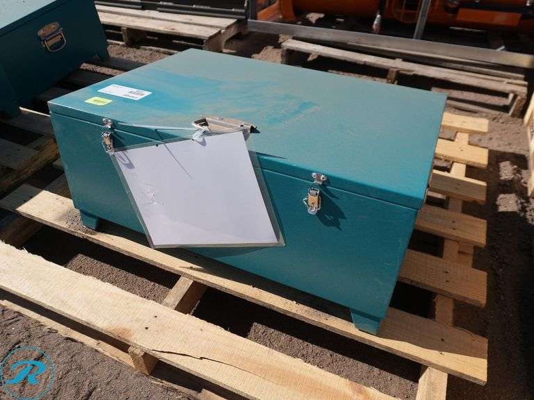 New Land Honor LHR-RF24 Ratchet Tie Downs And Flatpack Toolbox, Includes: (16) 2" W X 27' L, 5-Ton Ratchets, (8) 1.5" W X 27' L, 3-Ton Ratchets - Roller Auctions