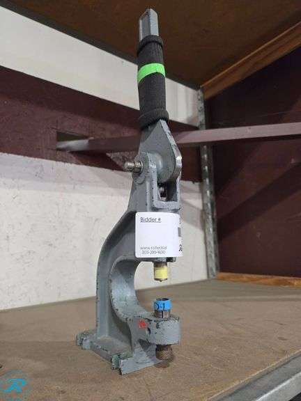 Universal Fasteners Model 369 Manual Press