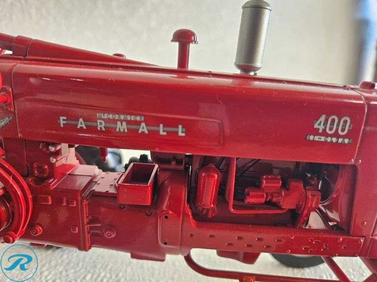 (2) McCormick Farmall Diecast Model Tractors: Models 400 and 560 - Roller Auctions