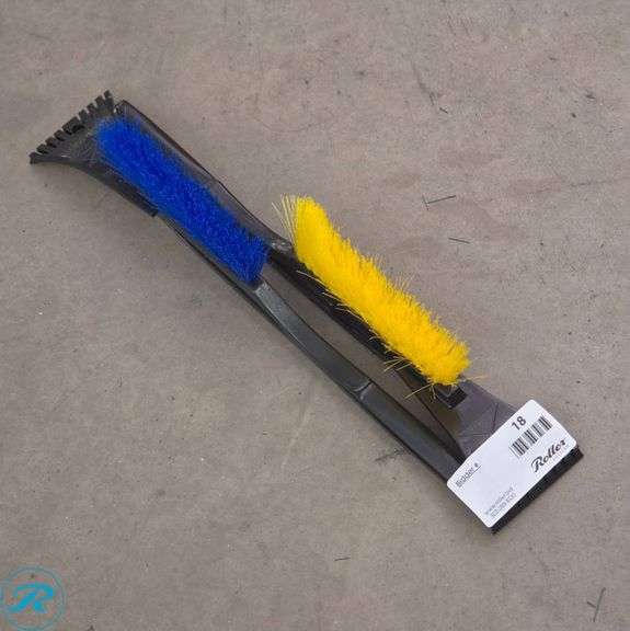 (2) Bigfoot 21-Inch Deluxe Snowbrushes with Integrated Scraper