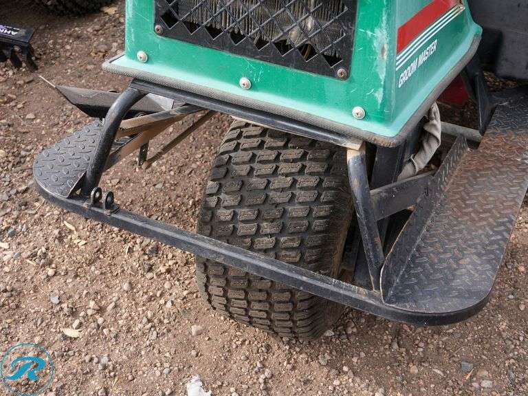 1998 Cushman Groom Master Ride-On Bunker Rake - Roller Auctions