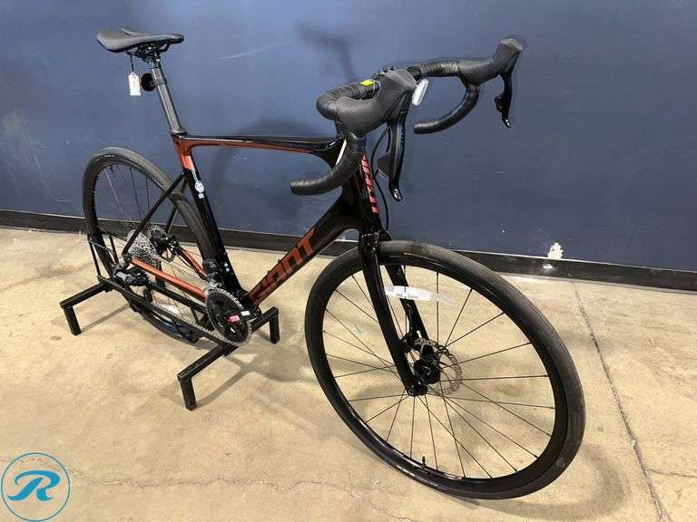 Giant Defy Road Bike, SRAM Components, Size Large
