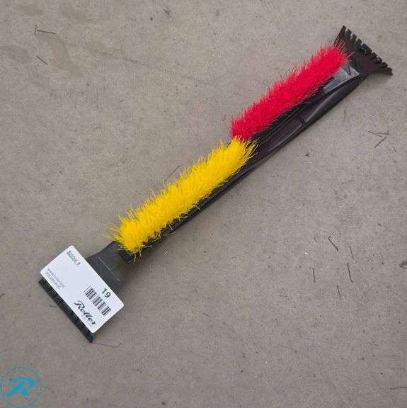 (2) Bigfoot 21-Inch Deluxe Snowbrushes with Integrated Scraper