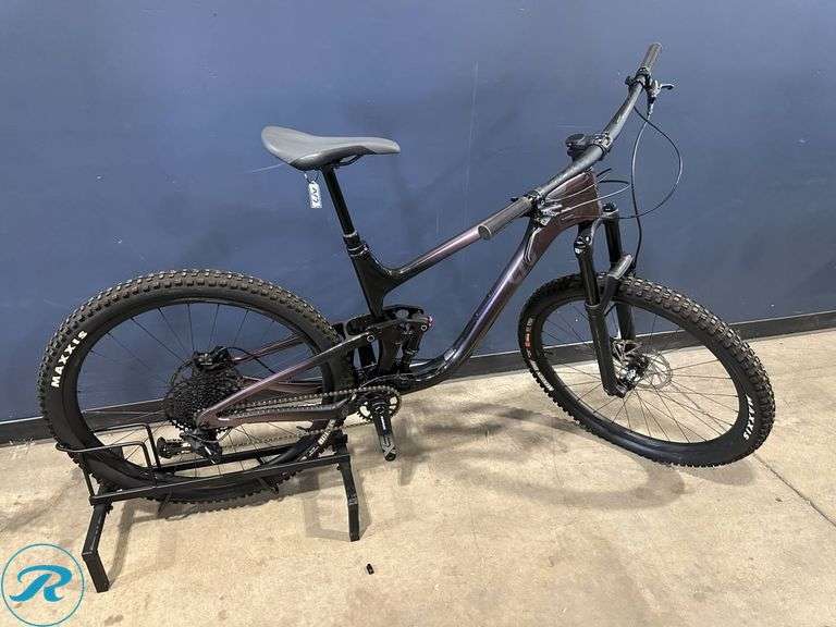 Liv Intrigue Pro Mountain Bike, SRAM Components, Tektro Hydraulic Disc Brakes, Fox Shocks, Size Large