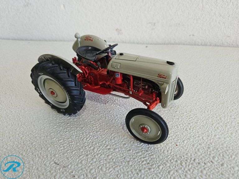Ford 1952 8N Tractor Diecast Model Tractor