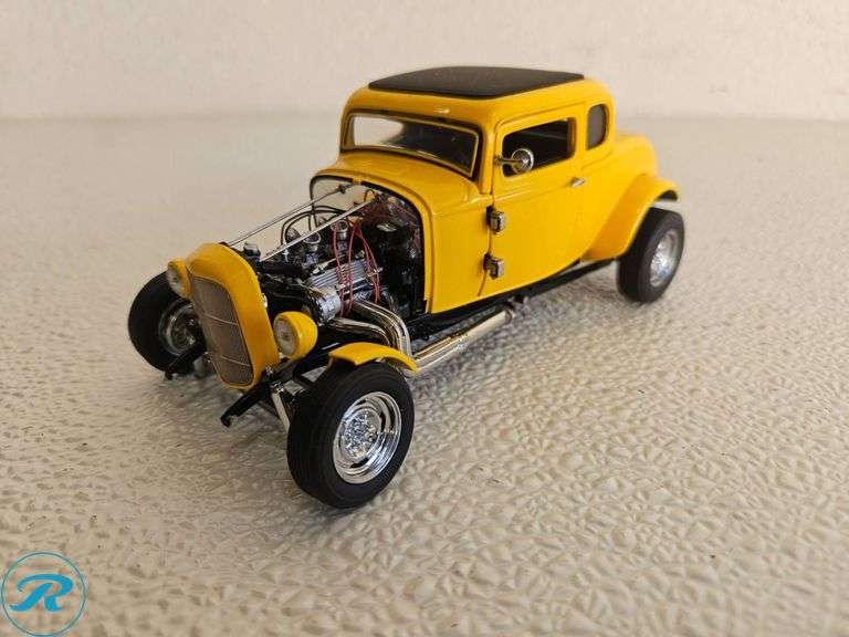 1932 Ford Deuce Coupe Diecast Model Truck - Roller Auctions