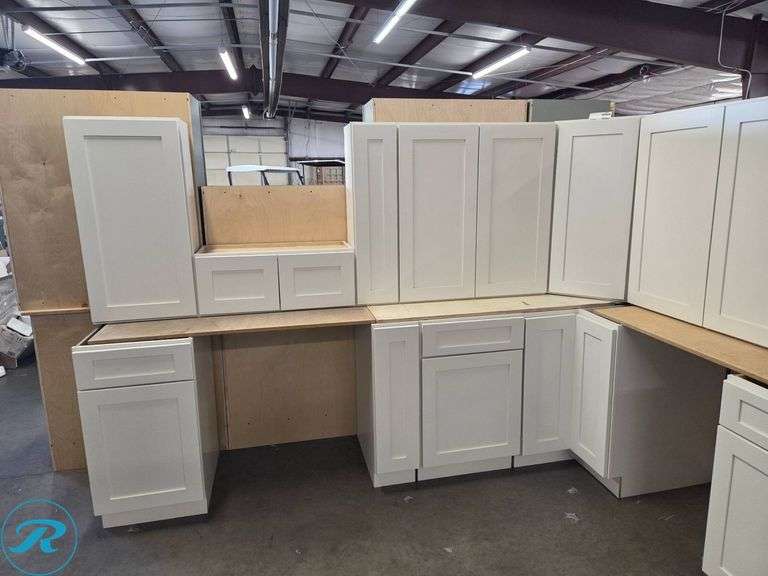 14-Piece Snowhaven Shaker Kitchen Cabinet Set in White - Roller Auctions