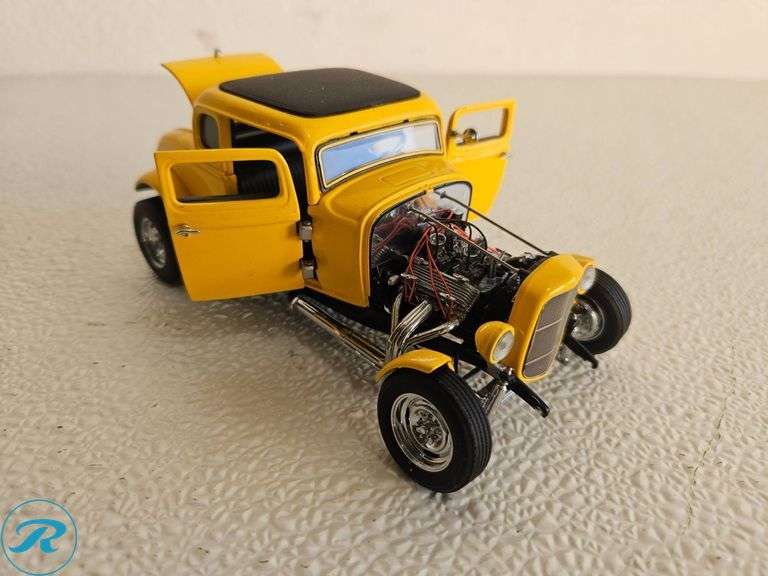 1932 Ford Deuce Coupe Diecast Model Truck - Roller Auctions
