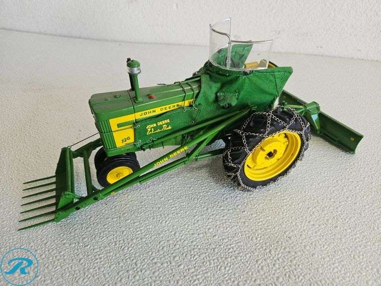 John Deere 720 Diecast Model Tractor - Roller Auctions