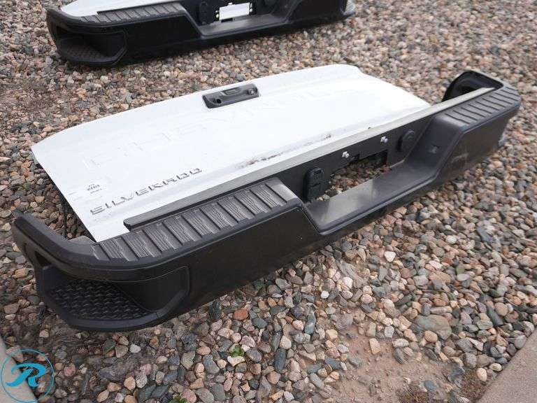 2023 Chevrolet Silverado Tailgate and Rear Bumper
