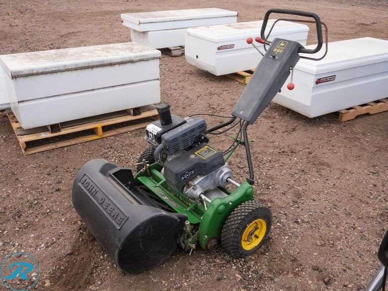 John Deere  220  Greens Mower