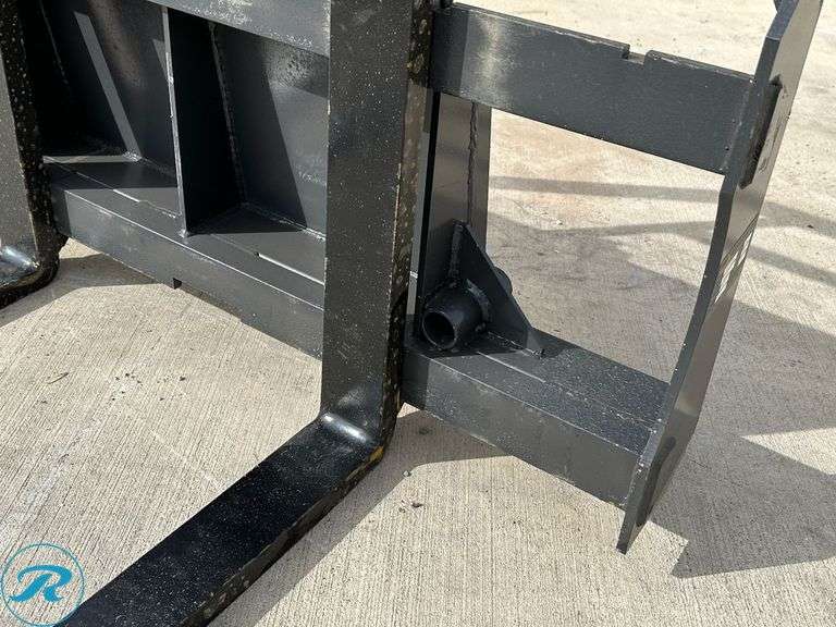 New Land Honor MPF-11-2000G Fork Attachment to Fit Mini Skid Steer Loader, 36" Forks - Roller Auctions