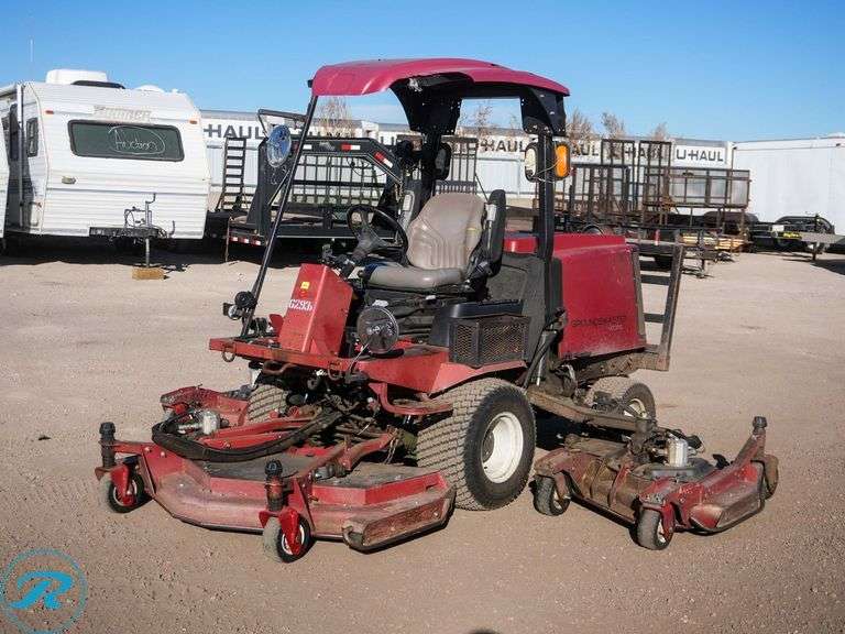 Toro GroundsMaster 4000D Ride-On Batwing Mower