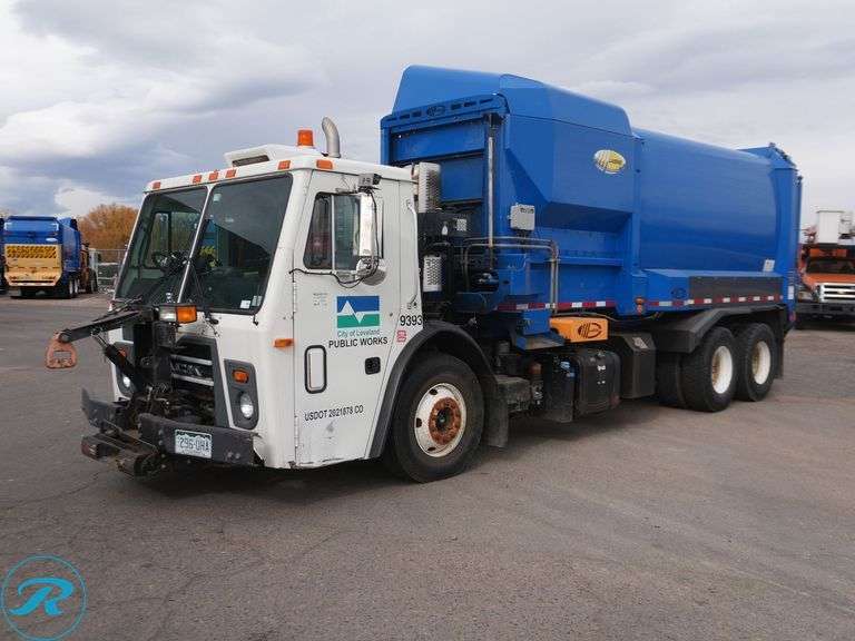 2011  Mack  LEU613  T/A Side Loader Trash Truck
